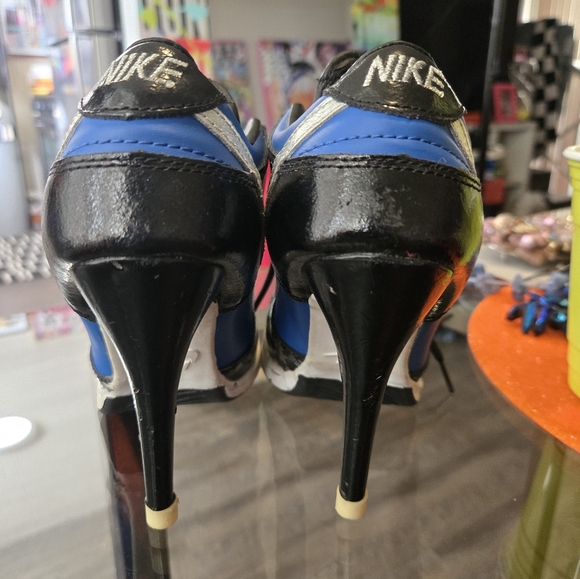 NIKE SB DUNK HEELS ( CUSTOM) - Picture 4 of 11